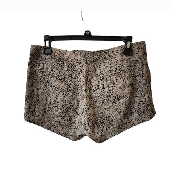 Lani Lightweight Snake Skin Print Shorts Medium Greyish-Brown/Black - Picture 3 of 7